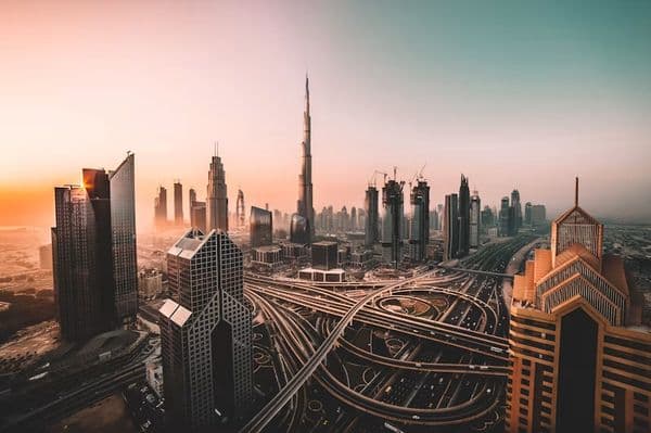 Étudier aux Émirats Arabes Unis — Pour les Étudiants Marocains Vue de Dubaï — étudier aux Émirats Arabes Unis pour les étudiants marocains